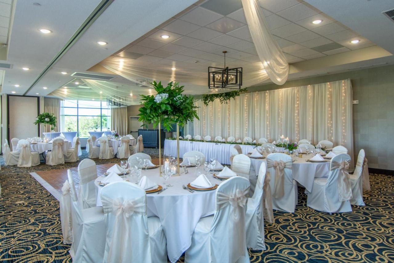 Little Crow Resort & Conference, Trademark By Wyndham Spicer Bagian luar foto