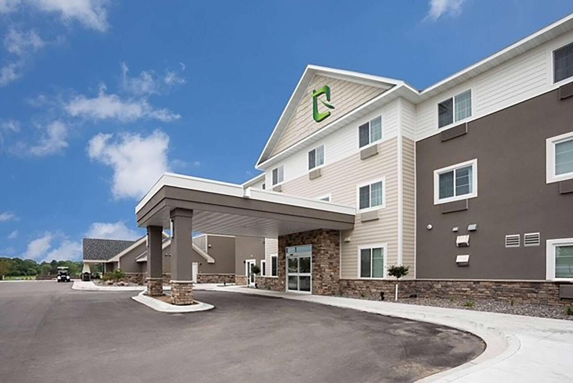 Little Crow Resort & Conference, Trademark By Wyndham Spicer Bagian luar foto